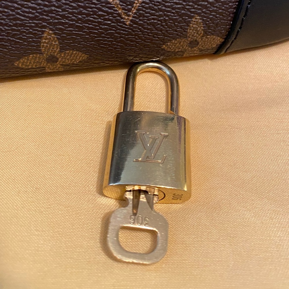 LV Brass Lock & Key #306